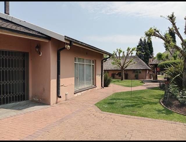 3 BEDROOM HOUSE FOR SALE IN VANDERBIJLPARK SW 5